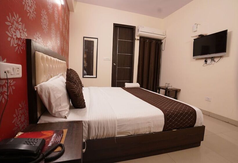 هتل Tourist Palace