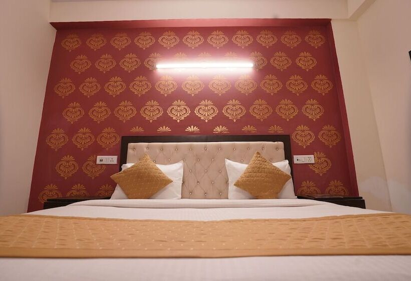 هتل Tourist Palace