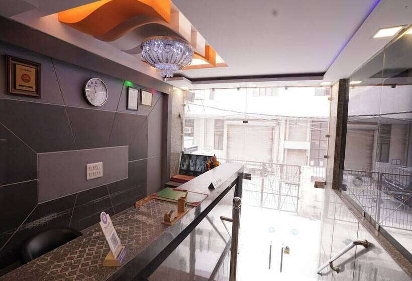 هتل Tourist Palace