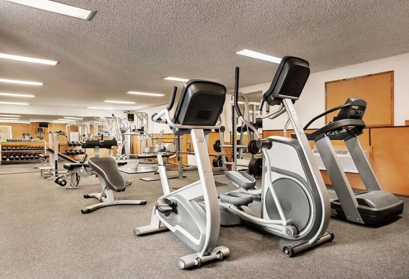 فندق Travelodge By Wyndham Guernsey