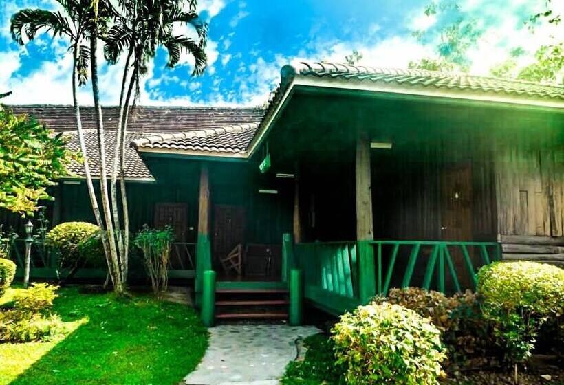 酒店 Wattana Village Resort