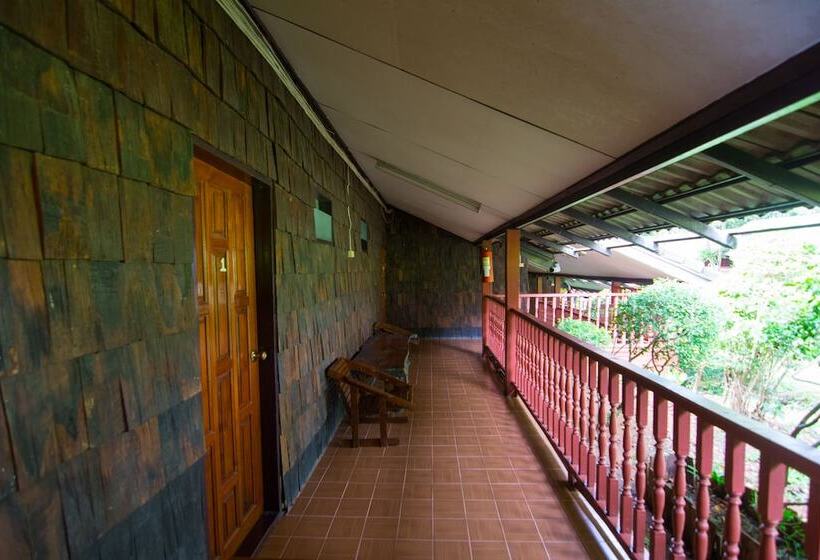 酒店 Wattana Village Resort