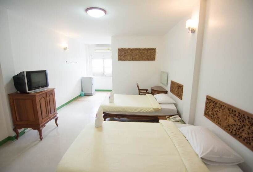 酒店 Wattana Village Resort