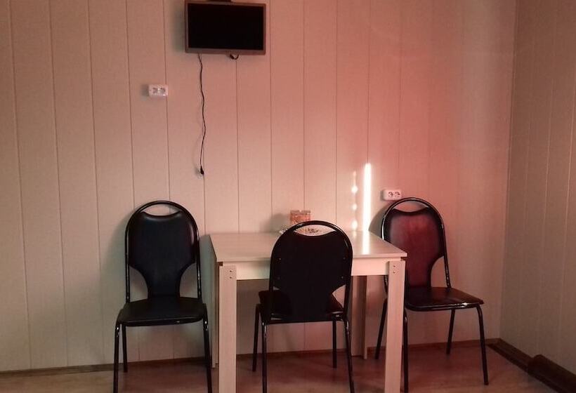 בית מלון כפרי Zastava