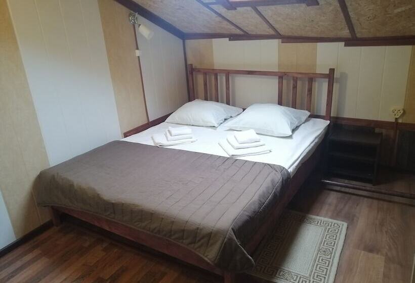 בית מלון כפרי Zastava