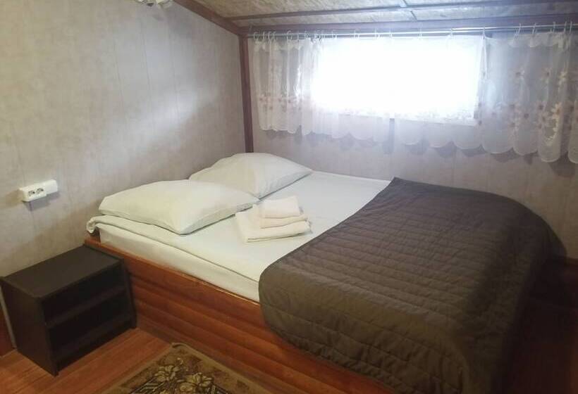 בית מלון כפרי Zastava