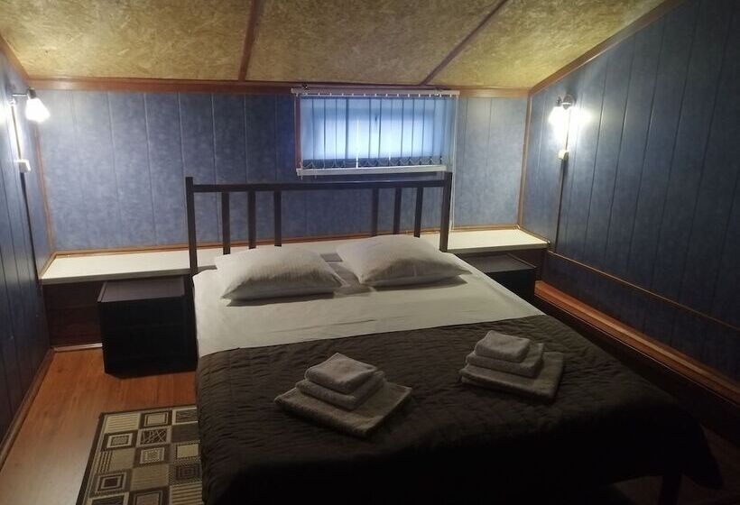 בית מלון כפרי Zastava