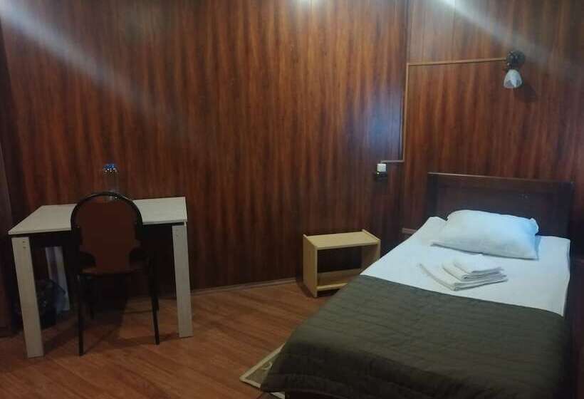 בית מלון כפרי Zastava