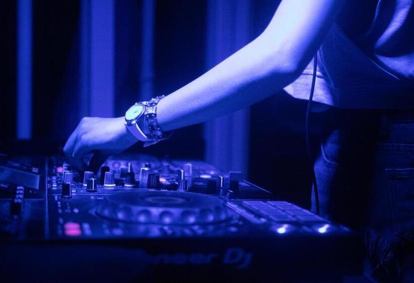 La Vogue Boutique Hotel & Casino