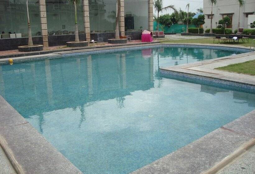 Nature Valley Resort