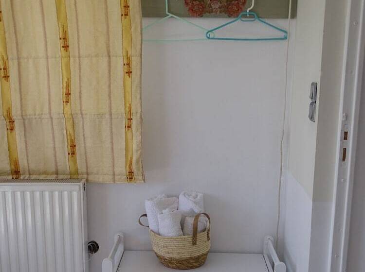 膳宿费 Artemis Greenhill