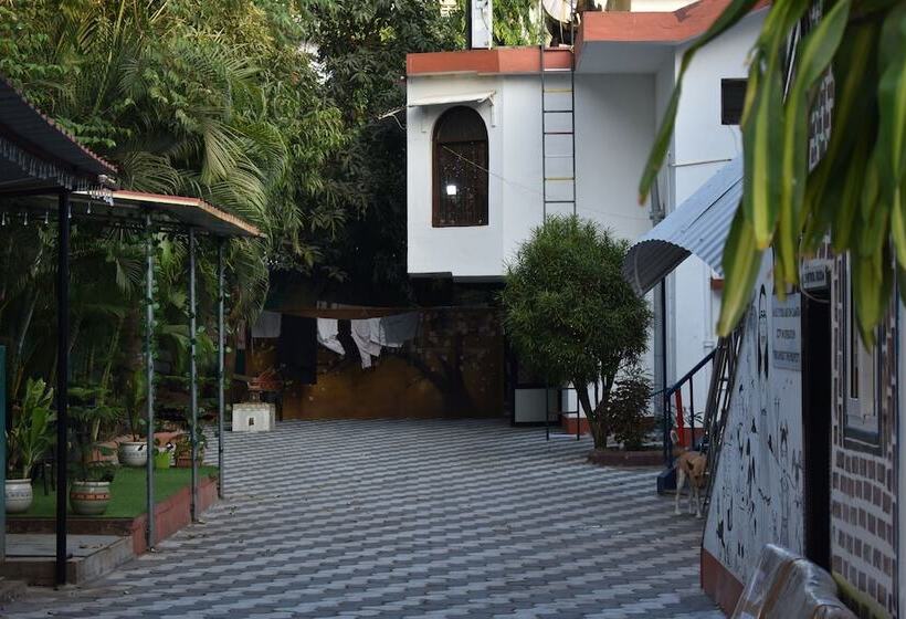 پانسیون Athi Resorts