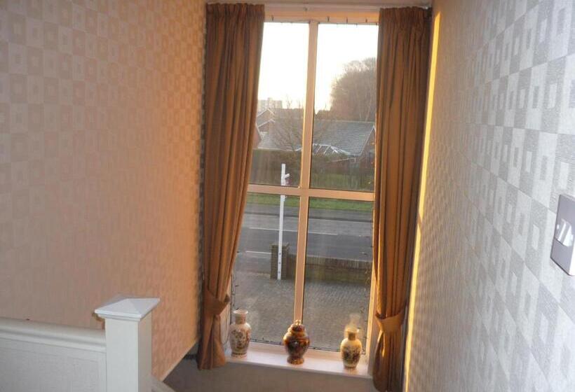 Пансион De La Warr Guest House