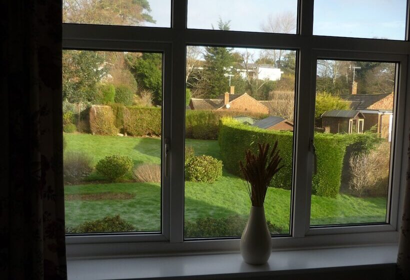 Пансион De La Warr Guest House