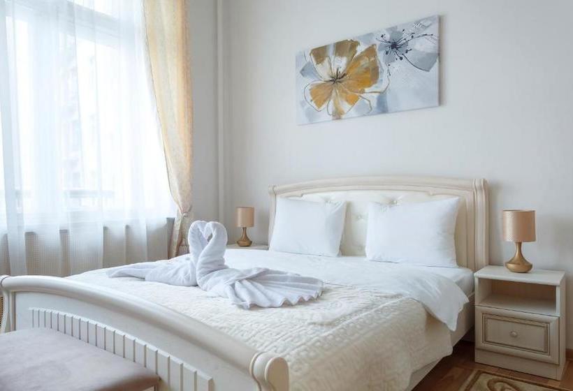 膳宿费 Red Square Guest House