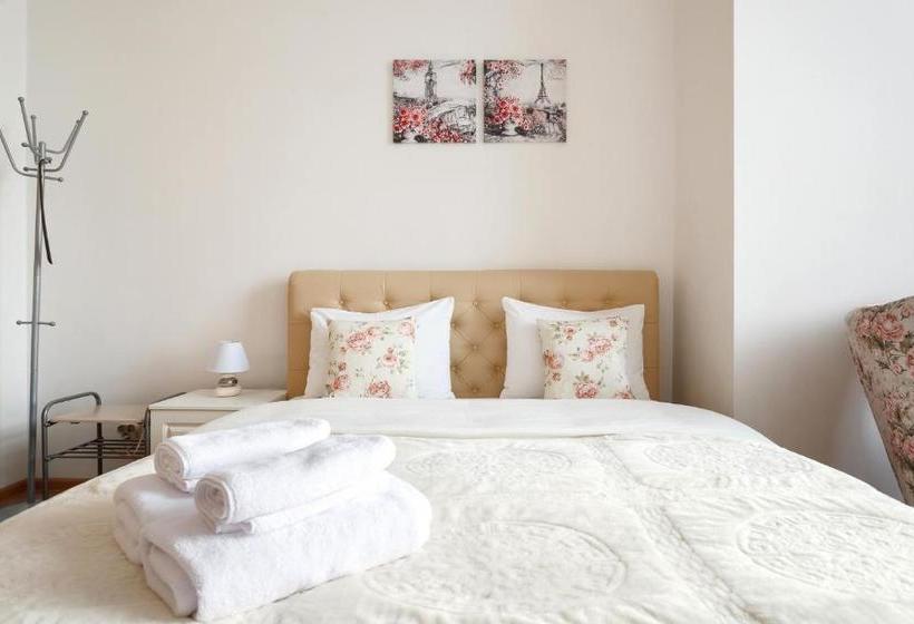 膳宿费 Red Square Guest House