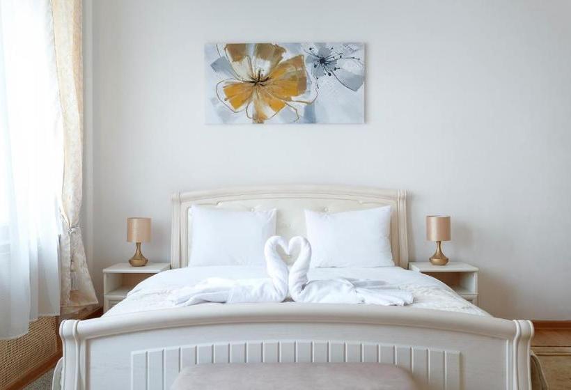 膳宿费 Red Square Guest House