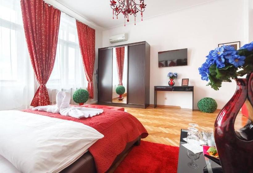 膳宿费 Red Square Guest House