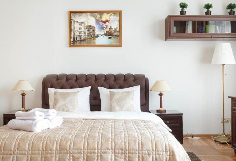 膳宿费 Red Square Guest House