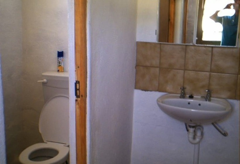 פנסיון Trackers Inn