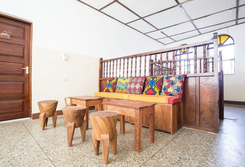 Ten To Ten Stone Town   Hostel