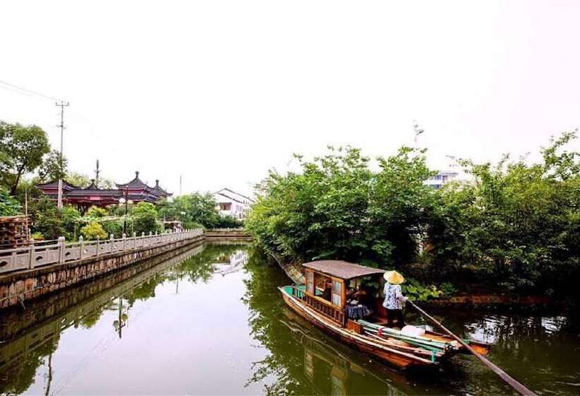 Yinjiangnan Xishui Zhijian Themed Inn