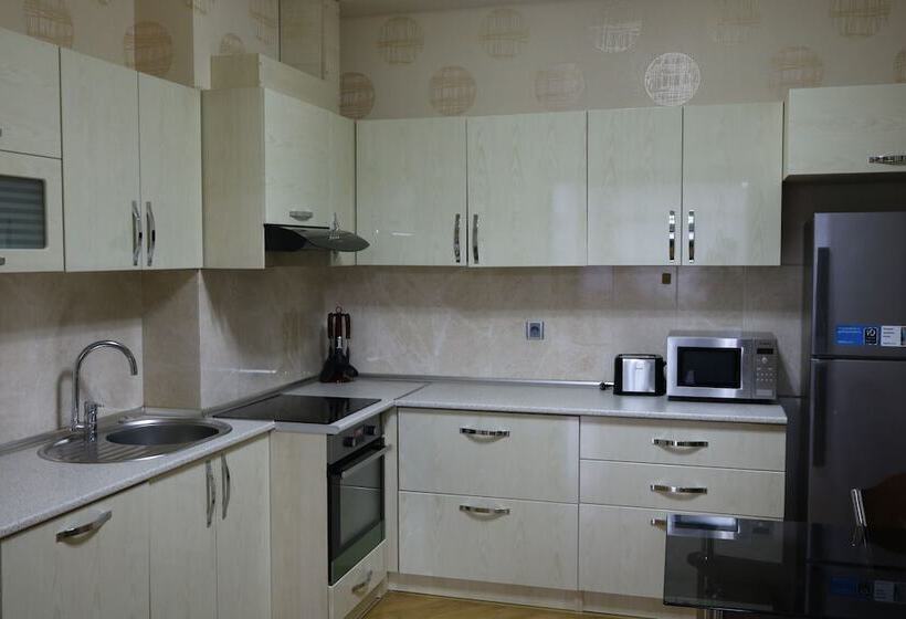 Al Khaleej City Center Apr