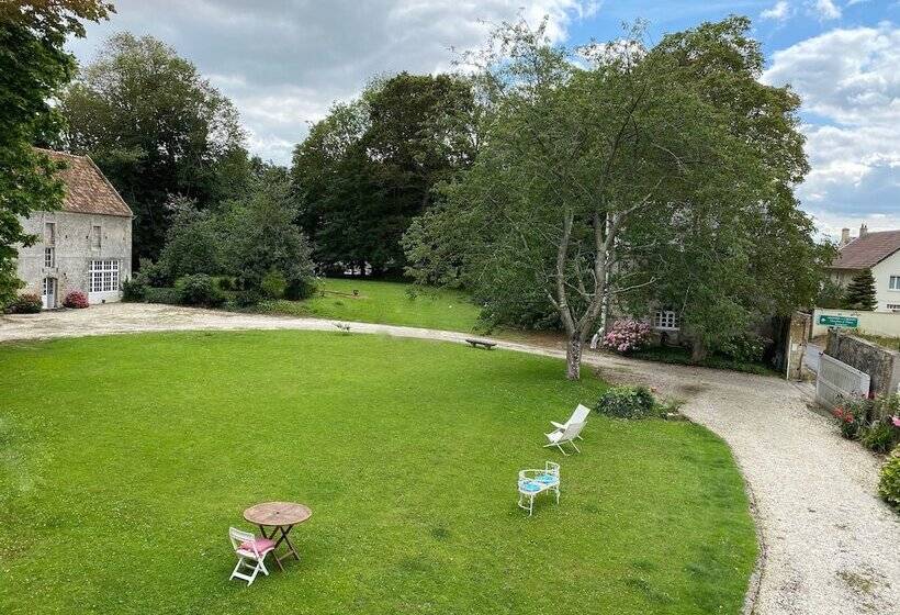 مبيت وإفطار Le Manoir De Crépon