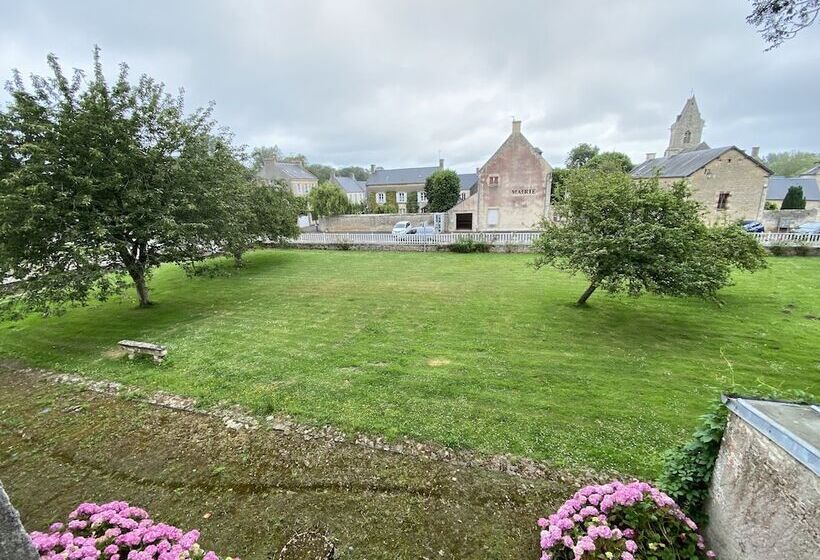 مبيت وإفطار Le Manoir De Crépon