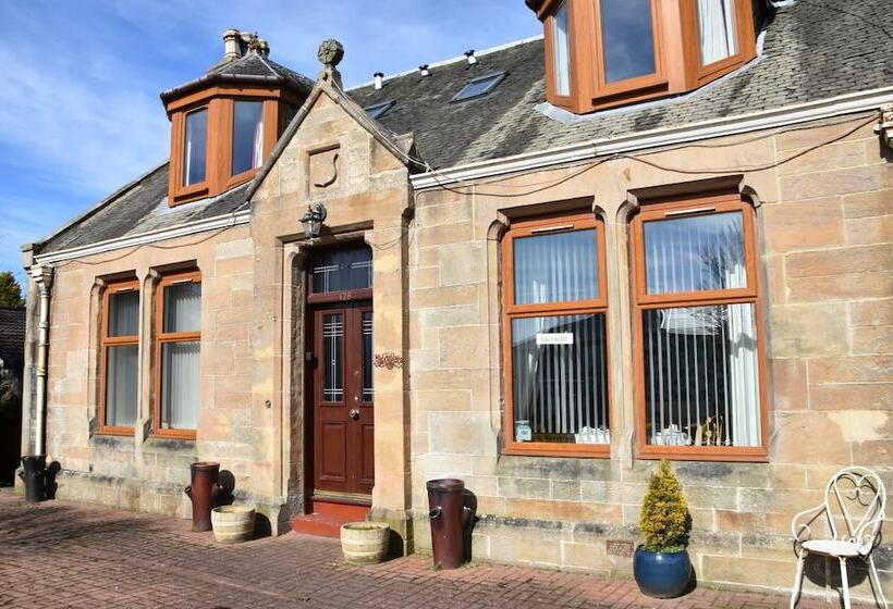 مبيت وإفطار The Gables