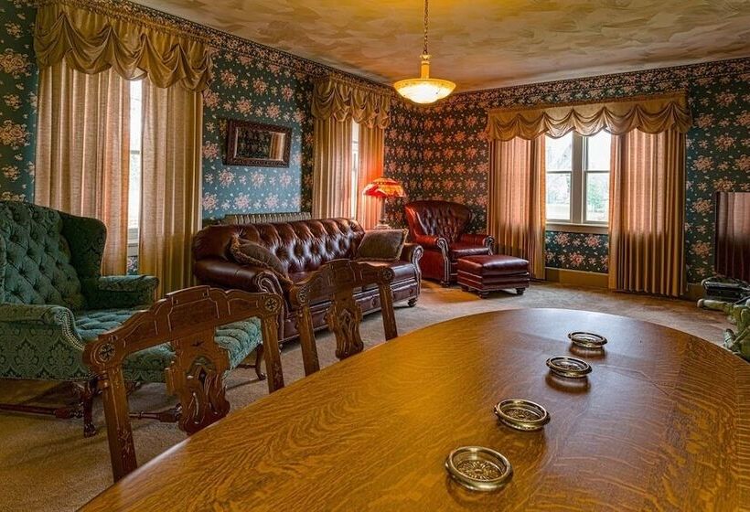 مبيت وإفطار The Swan House