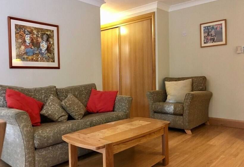 Cozy Ballsbridge Apartment