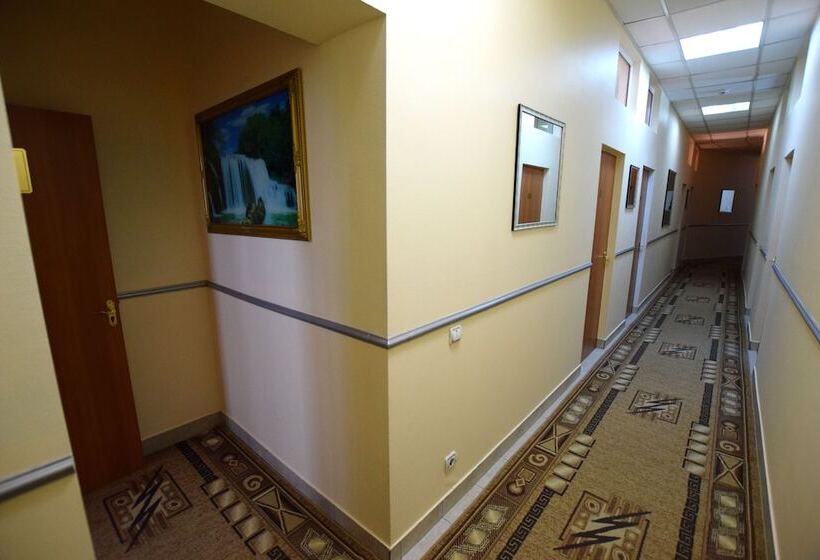 مسافرخانه Spa Hotel Laguna Tyumen