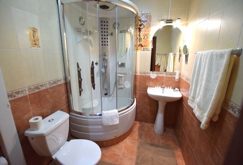 مسافرخانه Spa Hotel Laguna Tyumen