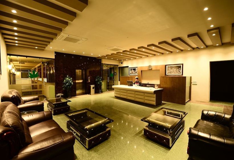 ホテル Aksa Srinagar