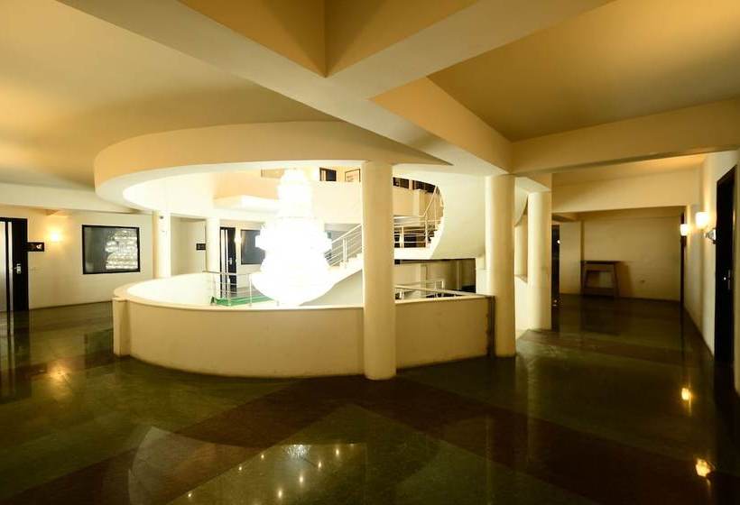 ホテル Aksa Srinagar