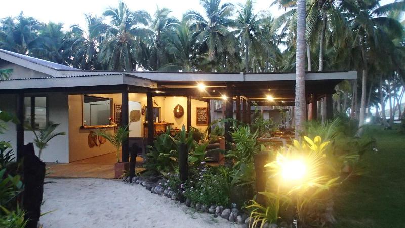 هتل Coconut Beach Resort