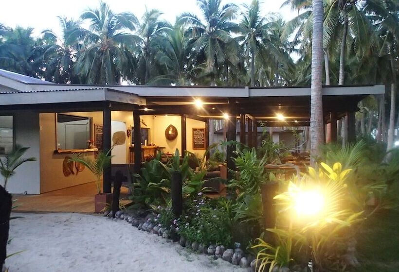 هتل Coconut Beach Resort