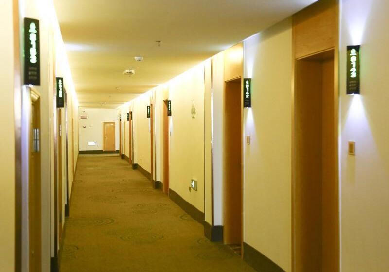 호텔 Greentree Inn Hightech Zone Shandong University Bathing Beach