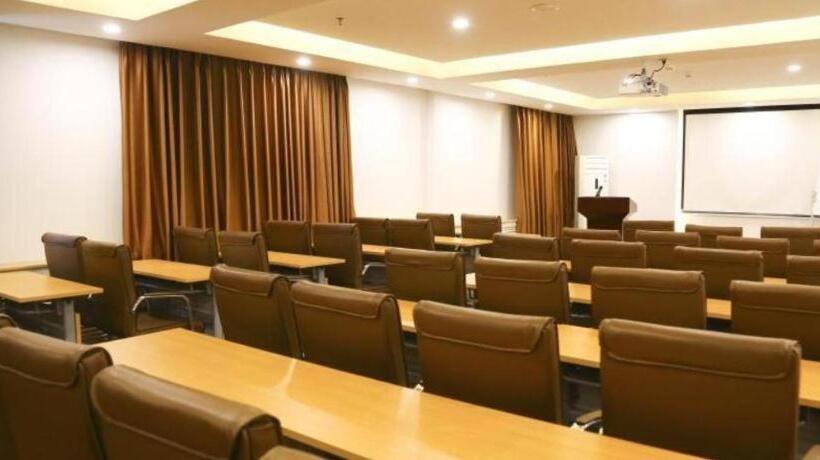 호텔 Greentree Inn Hightech Zone Shandong University Bathing Beach