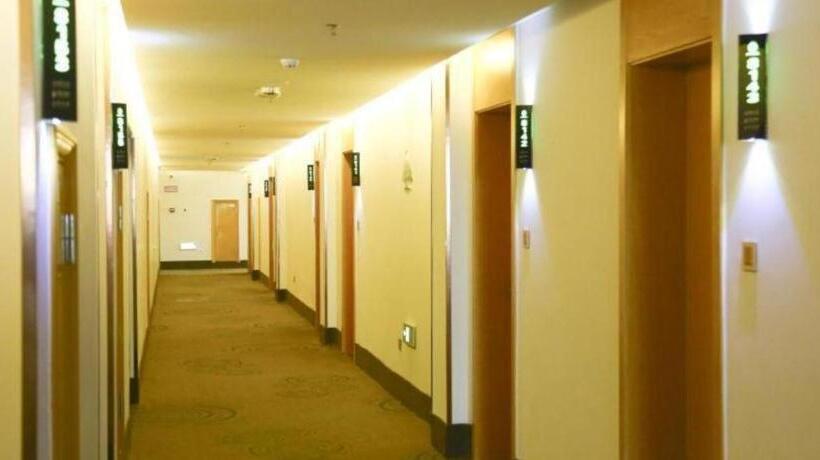 호텔 Greentree Inn Hightech Zone Shandong University Bathing Beach