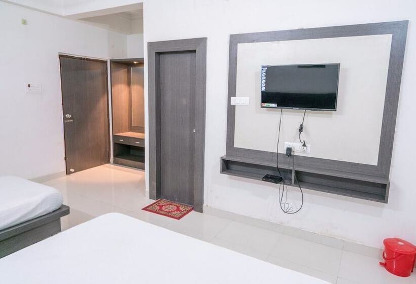 ホテル Nancy Residency