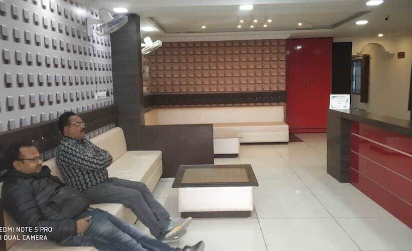 ホテル Nancy Residency