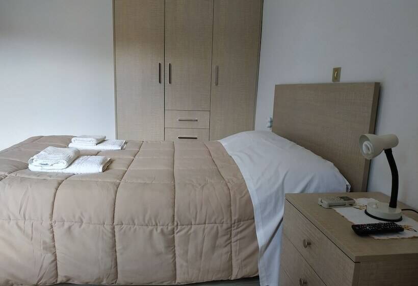 ホテル Porto Sabatiki