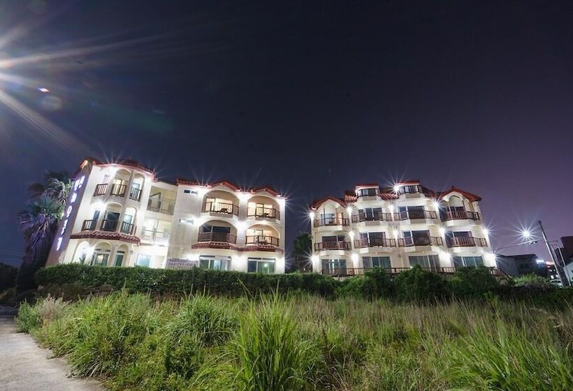 Jeju New Haean Punggyeong Pension