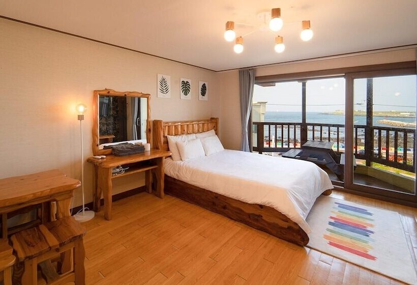 Jeju New Haean Punggyeong Pension