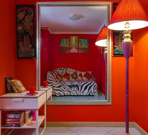 ホテル Mini Tri Iyeroglifa