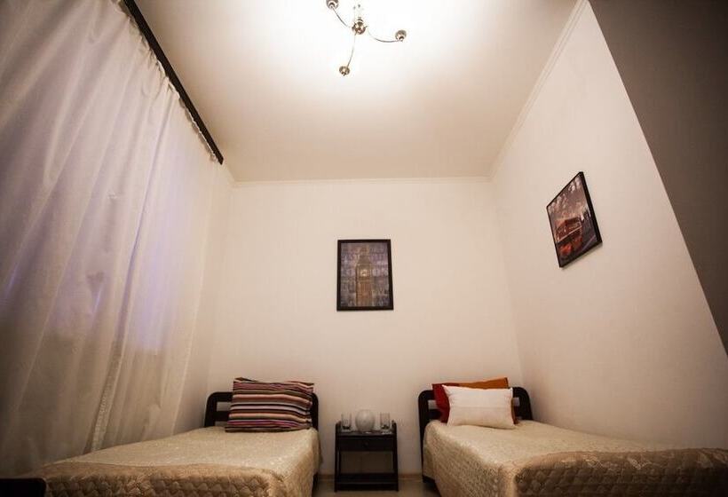 پانسیون Ark Guest House