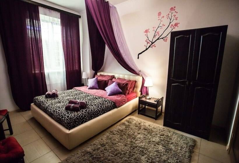 پانسیون Ark Guest House