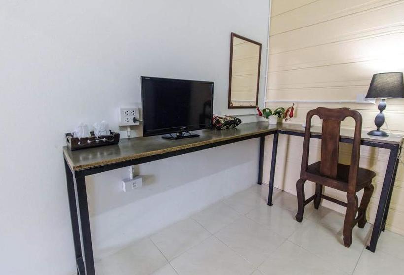 Пансион At Savika